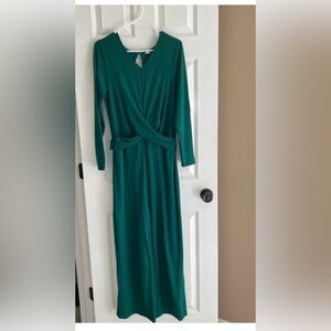 Green jump suit. Great for a Night on the Town👠
